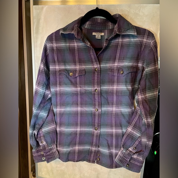 Carhartt Tops - Carhartt women’s thick flannel